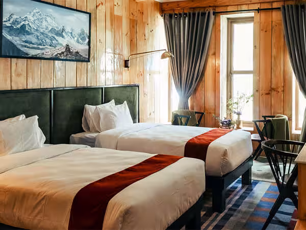 Yeti Mountain Home Debouche