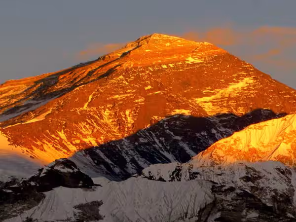 Can you see Everest from Kathmandu