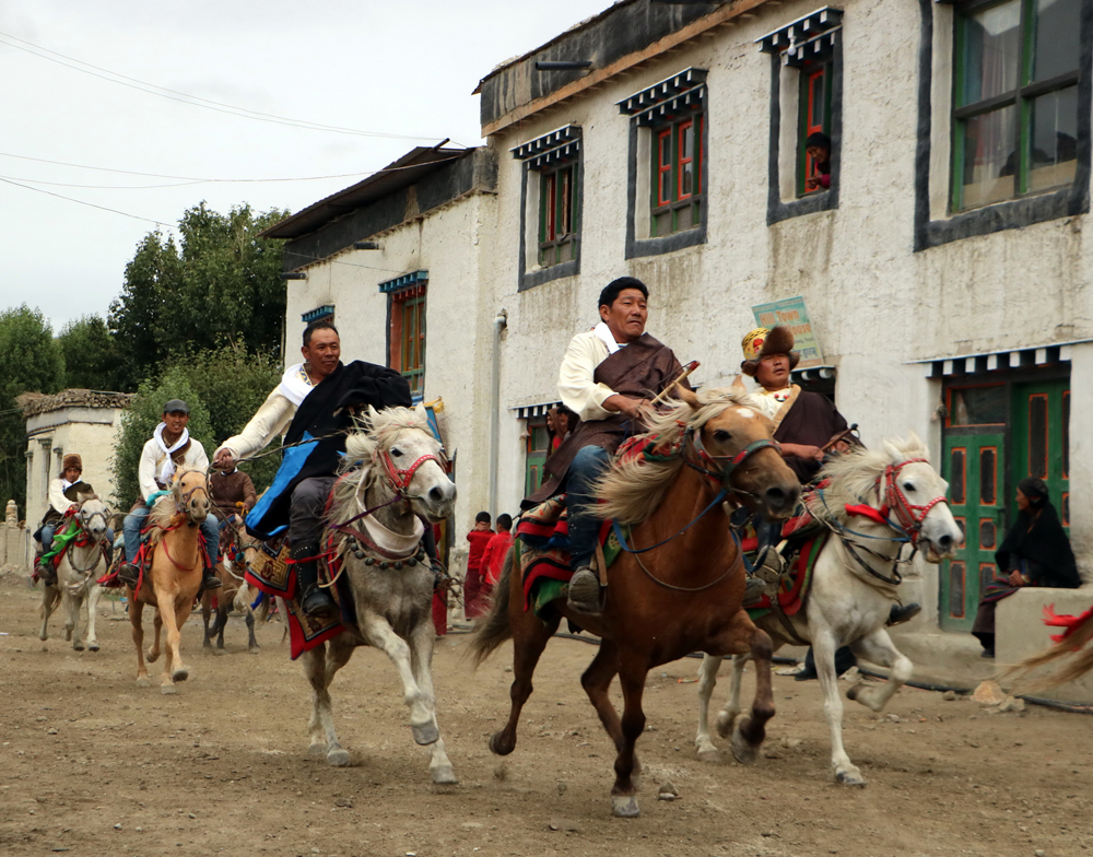 horse racing in mustang nepal