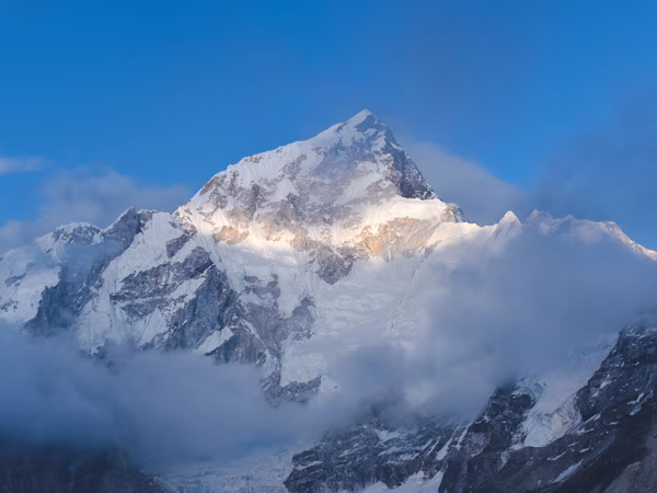 Spectacular view of Mount Everest from Kala Patthar on the Everest Base Camp Trek with Helicopter Return.
