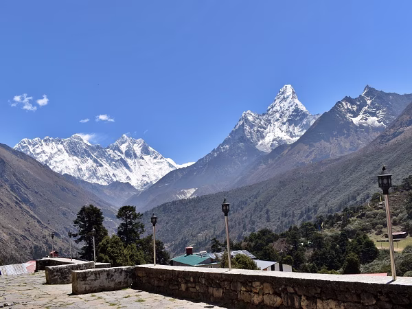 Unobstructed view of Mount Everest and Ama Dablam from Tengboche on the Everest View Trek